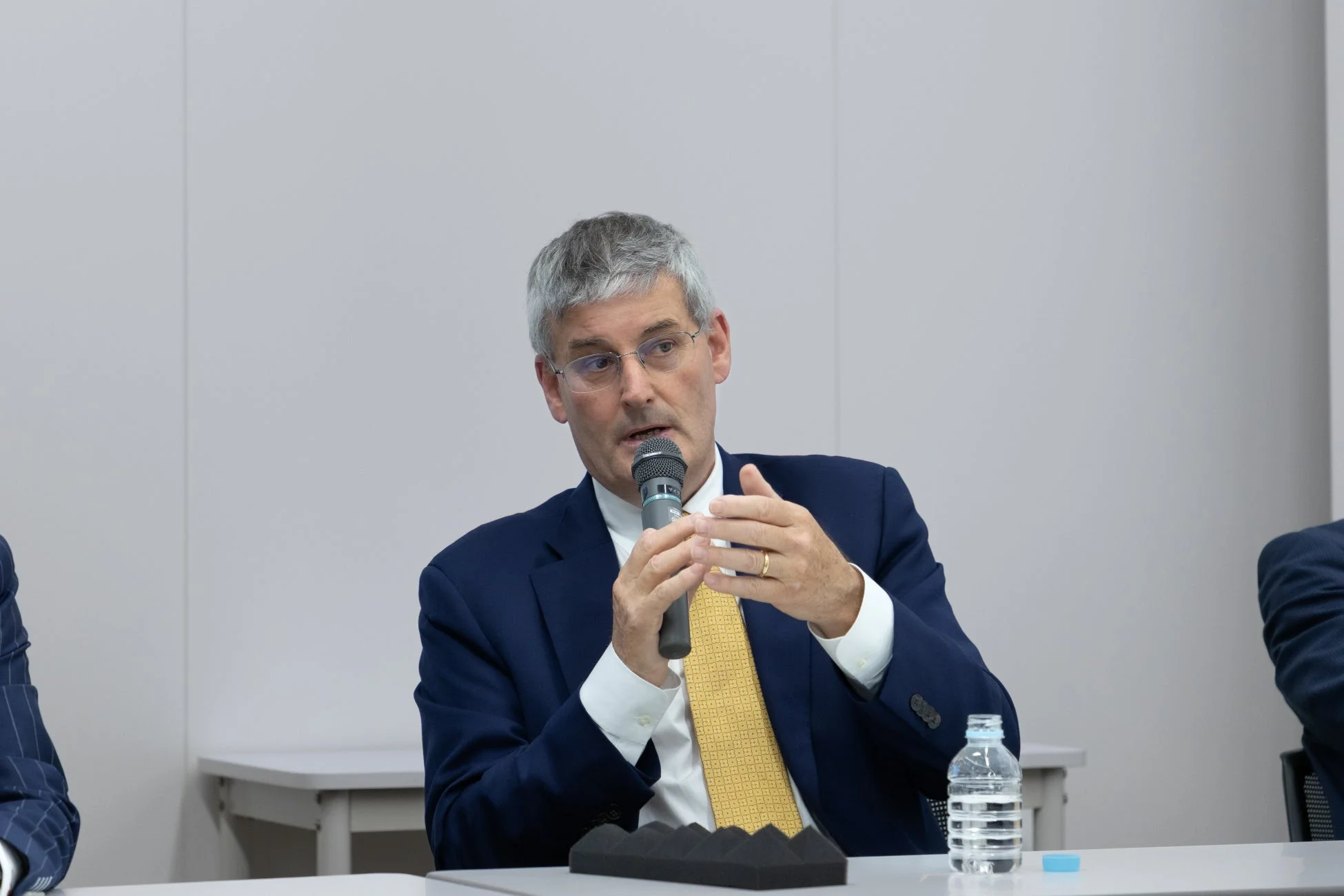 Neil W. Gibson博士