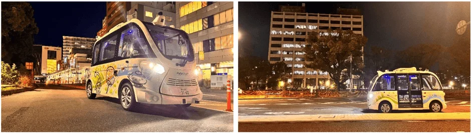 夜の都市を走る自動運転シャトルバス
