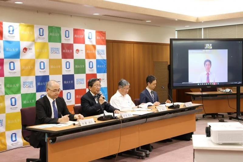記者会見の様子