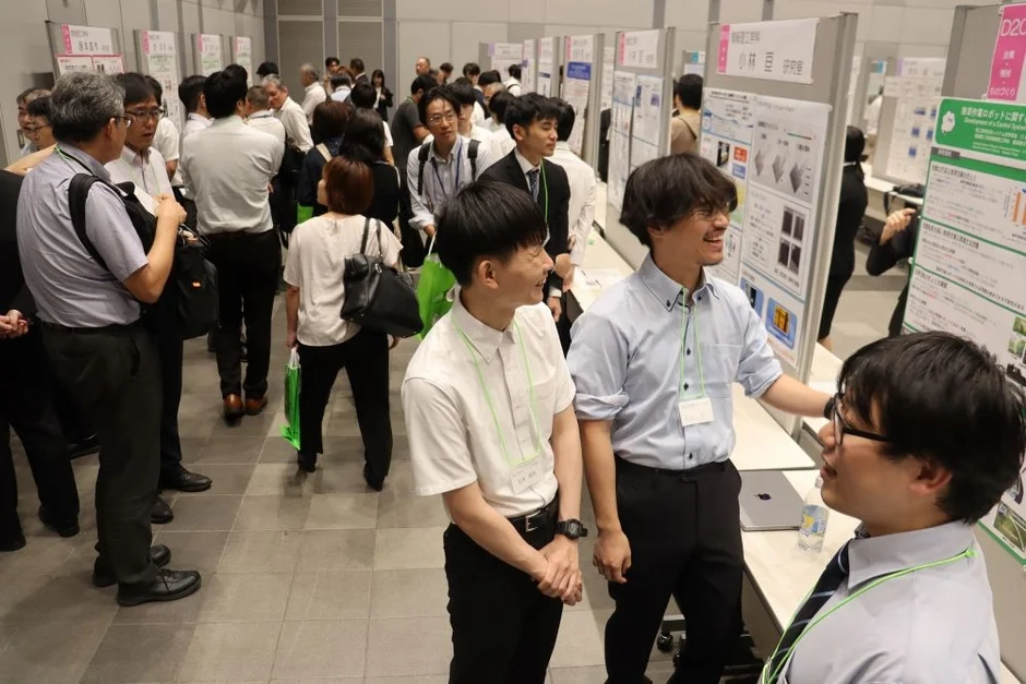 ポスター発表会場の様子