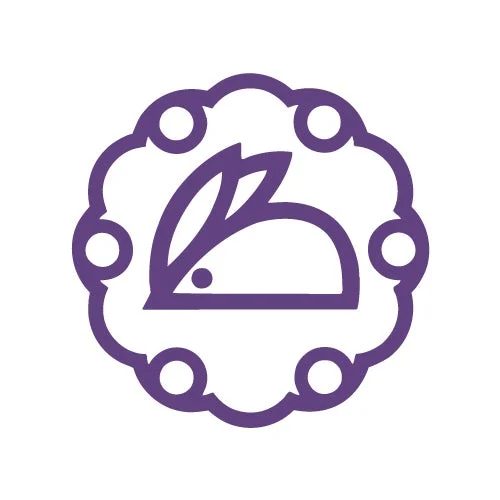 紫色のうさぎのロゴマーク