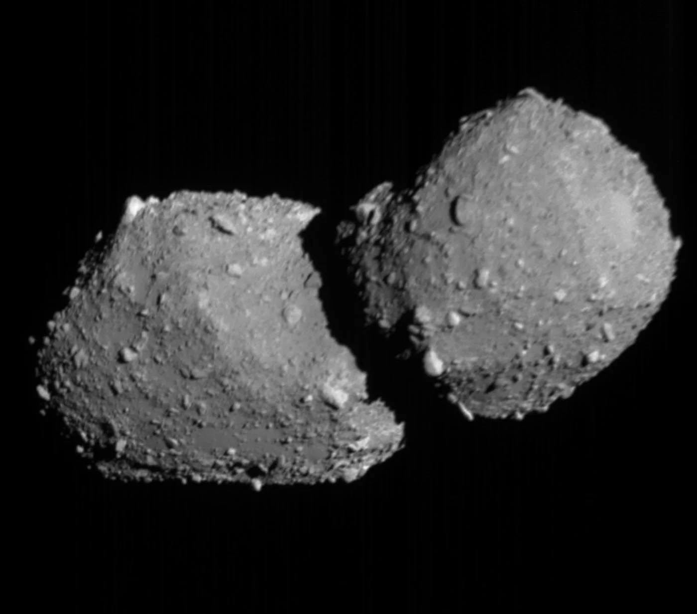 小惑星、イトカワ、宇宙、天体、探査機、ハヤブサ、岩石、接触二重小惑星、科学