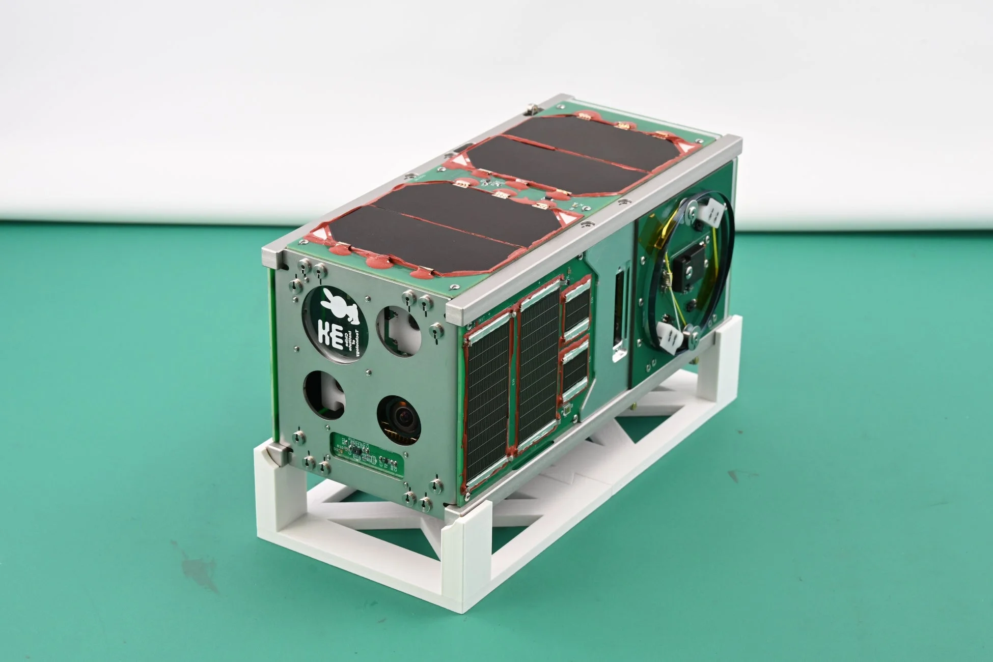 CubeSatのクローズアップ画像
