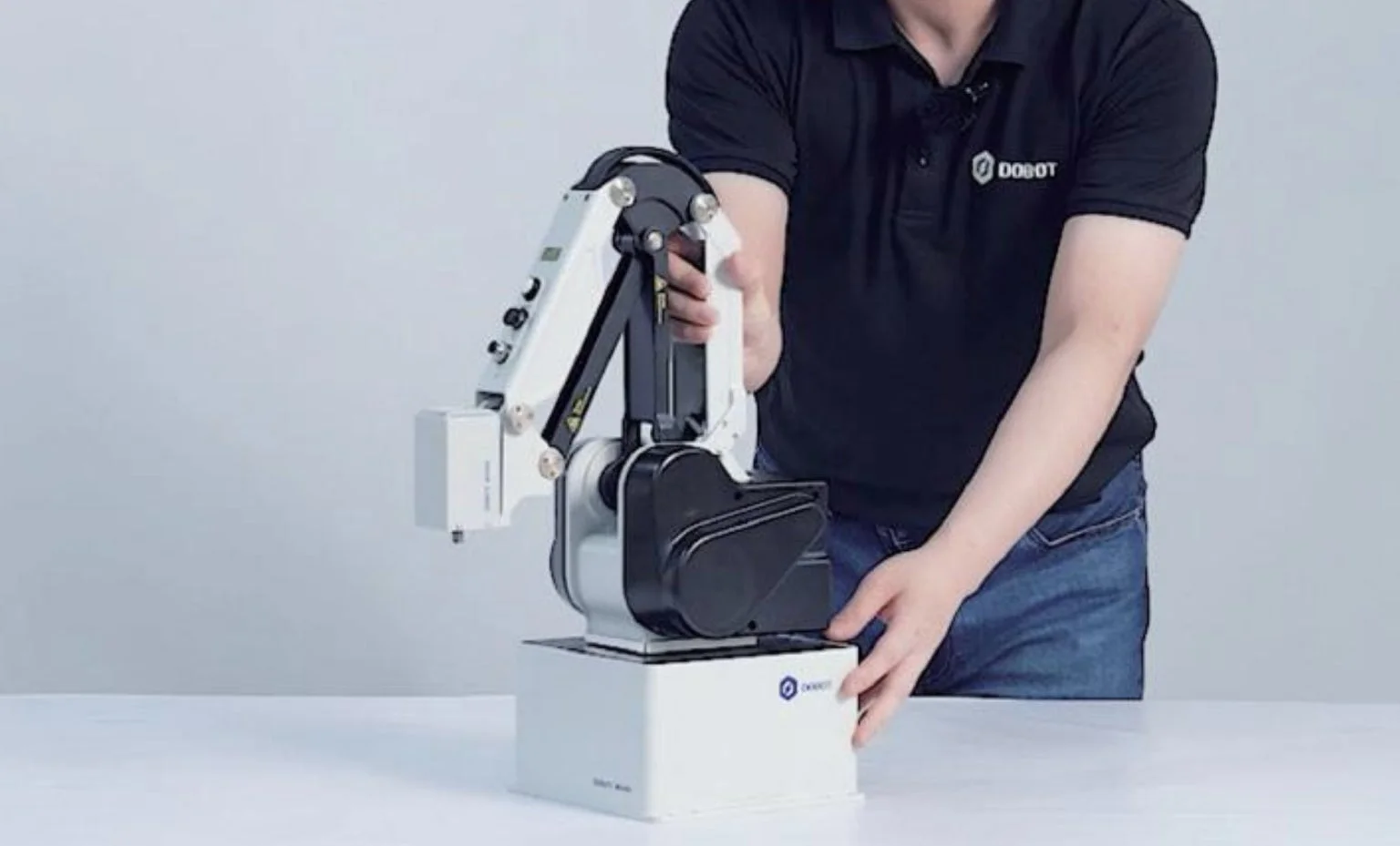 DOBOTM1Sロボットアーム