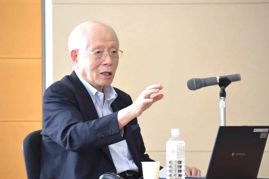 講演を行う野依良治・日本学士院院長