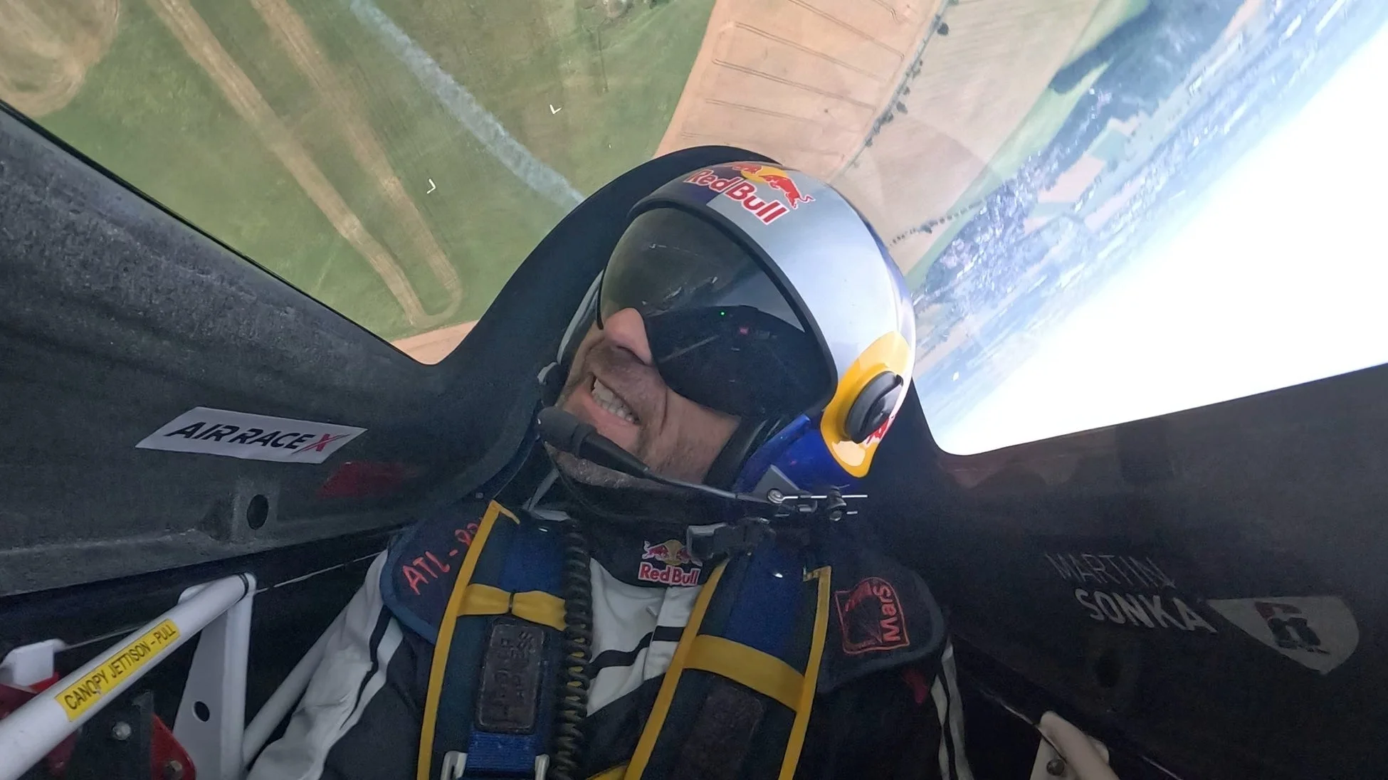 マーティン・ソンカ選手のコックピット