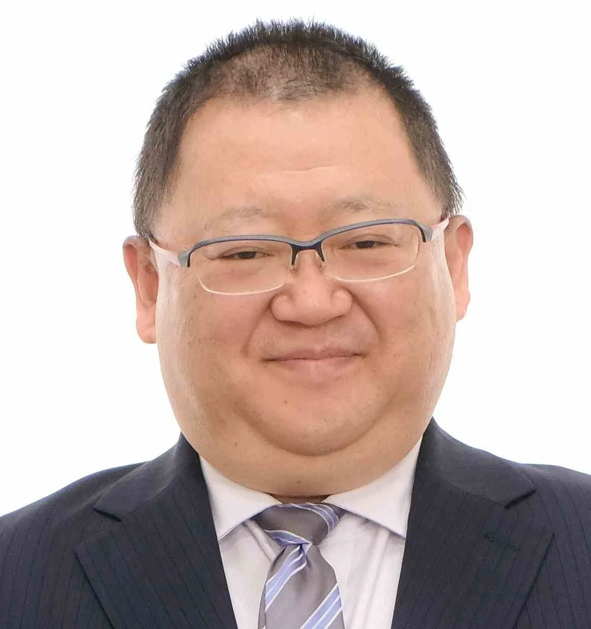 新垣 龍太郎氏