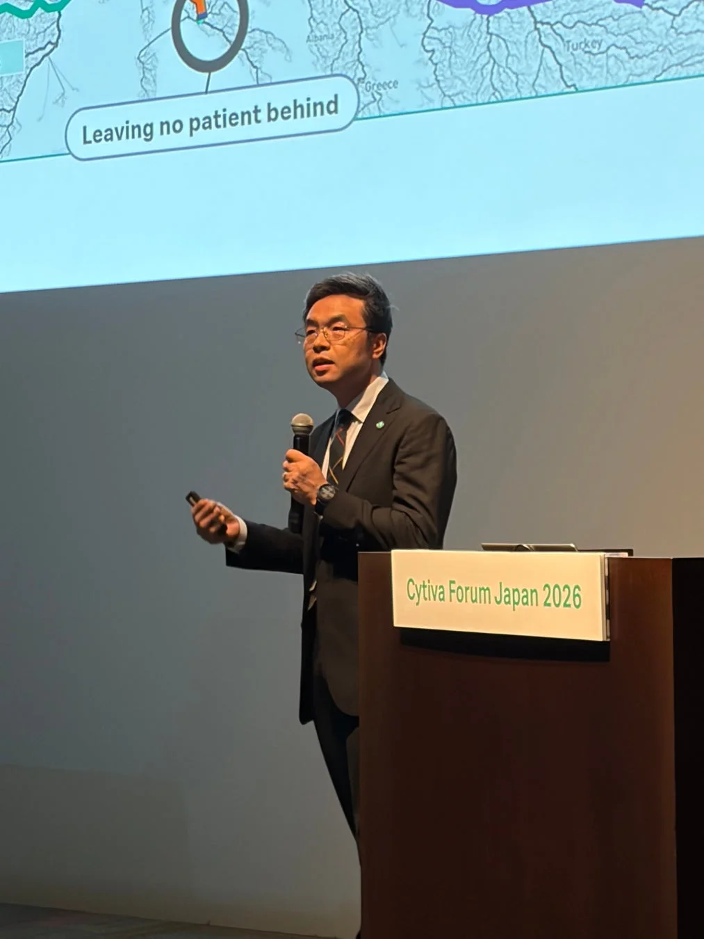 講演中のCytiva Genomic Medicine Scientific Director Peiqing Zhang博士
