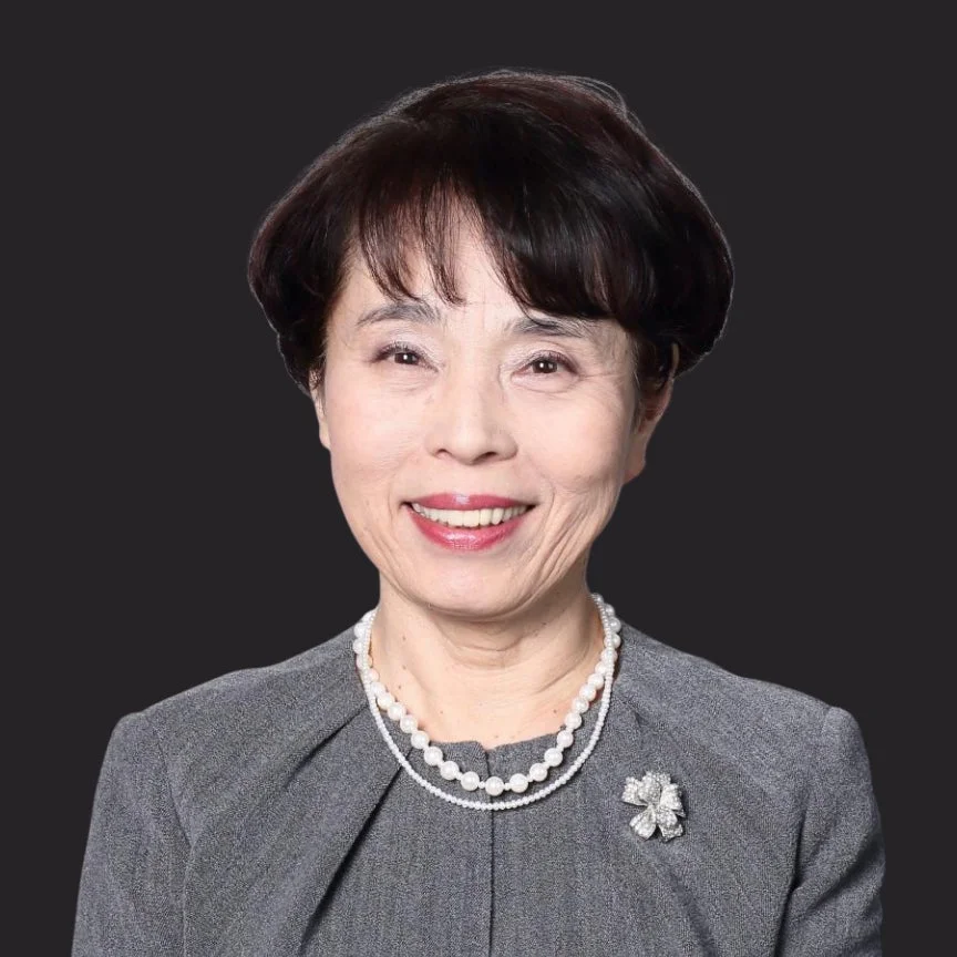 山本 絹子氏